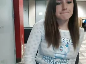 Una bella ragazza, a ...
