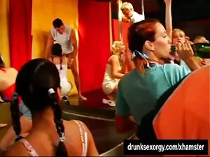 Russo pulcini con du ...