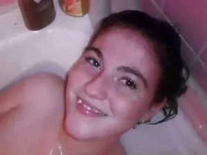 Il ragazzo ha una ra ...