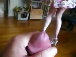 Nudo biondo danza su ...