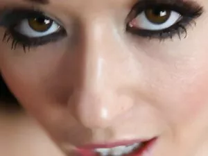 Dai capelli castani  ...
